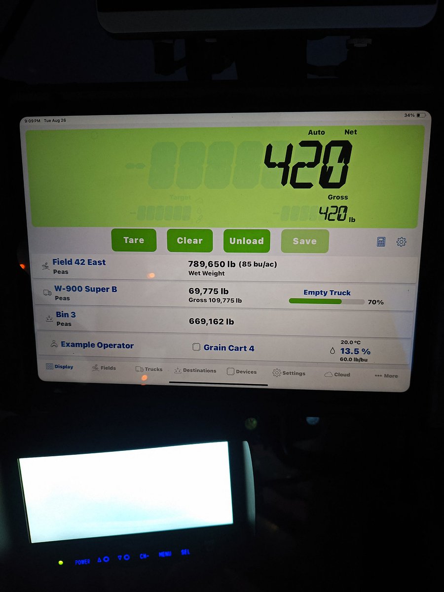 Best we've ever done on peas..
Probably going to push the pea price down another buck a bushel by just posting this... Going to have a good supply of high quality pedigree pea seed by the looks of it..