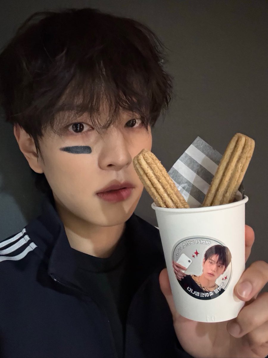 이런남자잇으면그냥무조건사랑하지