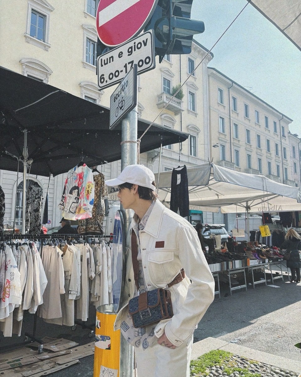 chriutopher's tweet image. morning strolls through street markets, stopping to check out racks of clothes under the ⛔ sign. then, tucked into a little corner café, warm lights spilling onto the street, laughing over nothing and the city buzzing just a step away.
#ChrisGallery