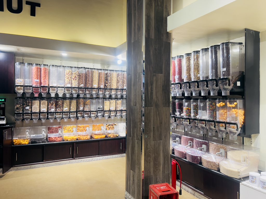 Ekhaya, your deliberate placement of specific items on each section of the shop makes a customer wanna buy your products with a whole heart. I was smiling through the whole experience. Your fish, meat and vegetables are so fresh. This is excellent remodeling. Well done🔥.