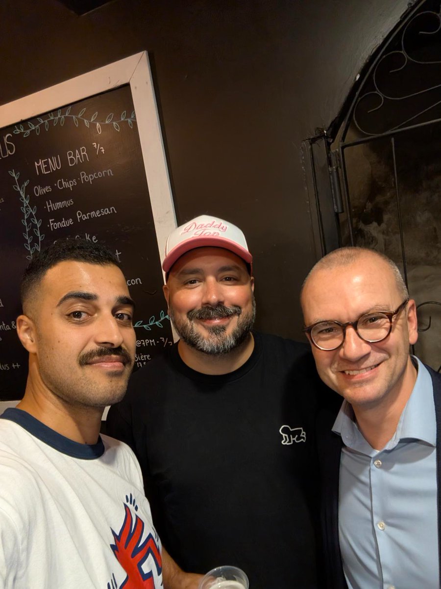 Le CIJA (@cijaqc) on Twitter photo Notre collègue <a href="/juliencorona1/">Julien Corona</a> a pu participer hier soir au 5 à 7 QC+ 🌈- soulignant la semaine de la Fierté de Québec - afin de réaffirmer notre engagement et notre soutien envers les causes LGBTQ+.
Bonne Fierté Québec! Notre collègue <a href="/juliencorona1/">Julien Corona</a> a pu participer hier soir au 5 à 7 QC+ 🌈- soulignant la semaine de la Fierté de Québec - afin de réaffirmer notre engagement et notre soutien envers les causes LGBTQ+.
Bonne Fierté Québec!