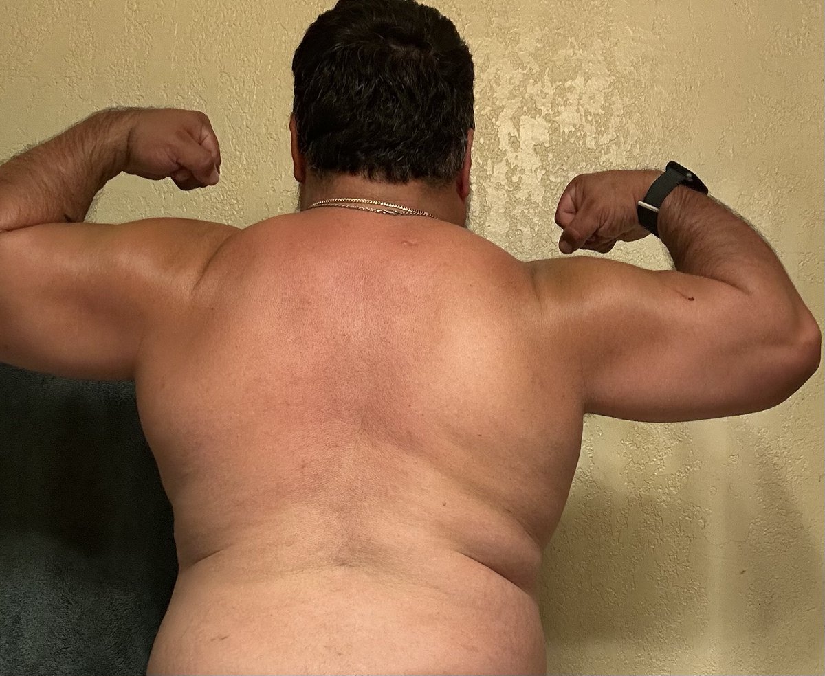 Rube510_'s tweet photo. no where near my goal of strength.. but the progression speaks for itself daily.. #GoLift https://t.co/sz5gxaIgcd