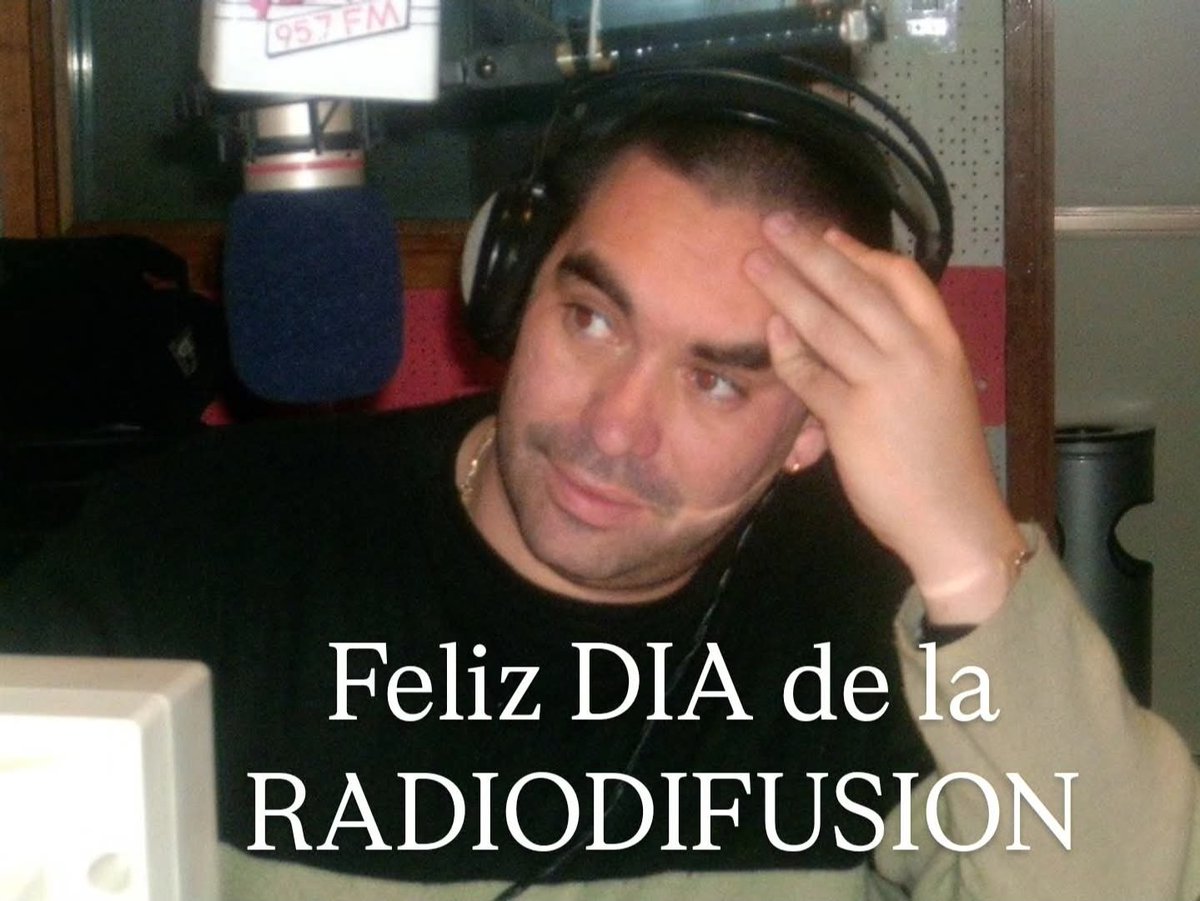 FELIZ DÍA DE LA RADIODIFUSIÓN 📻✨
Llevo mas de  30 años y un amor que nunca se apaga: la radio. Desde el básquet, hasta programas como Silencio en la Sala, Sombras Chinas, Temas Varios, El Historock y  Arde Troya. La radio es mi refugio, mi forma de estar siempre cerca 🎉🎂📻🎙