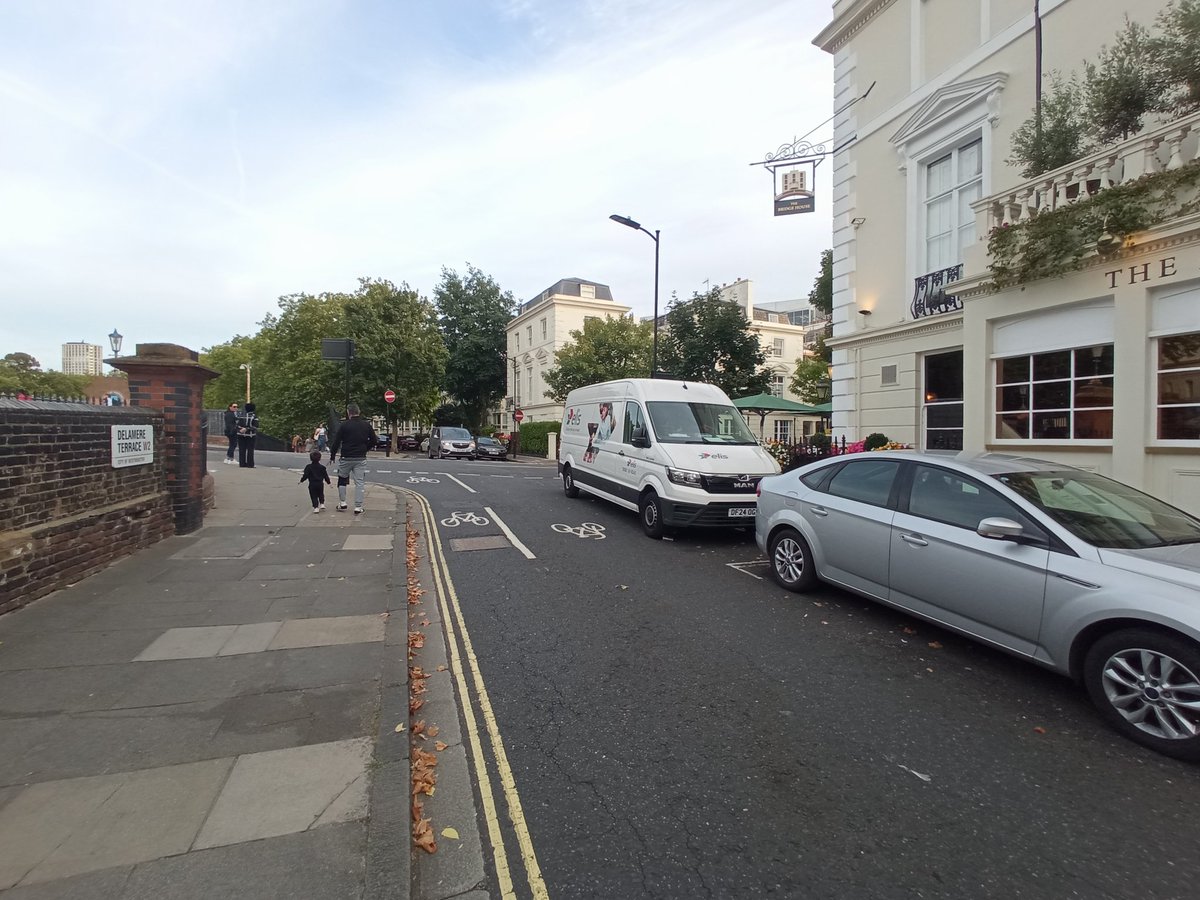 MacLondon tweet media