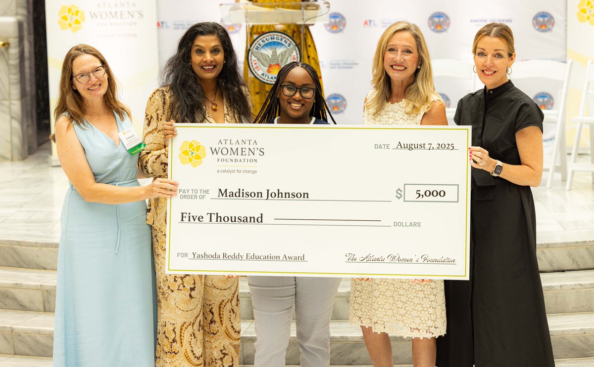 Madison Johnson, a psychology major at Clayton State University, recently received the Yashoda Reddy Education Award from the Atlanta Women’s Foundation (atlantawomen.org) at a ceremony at Atlanta’s City Hall that Mayor Andre Dickens attended. #ClaytonStateUniversity