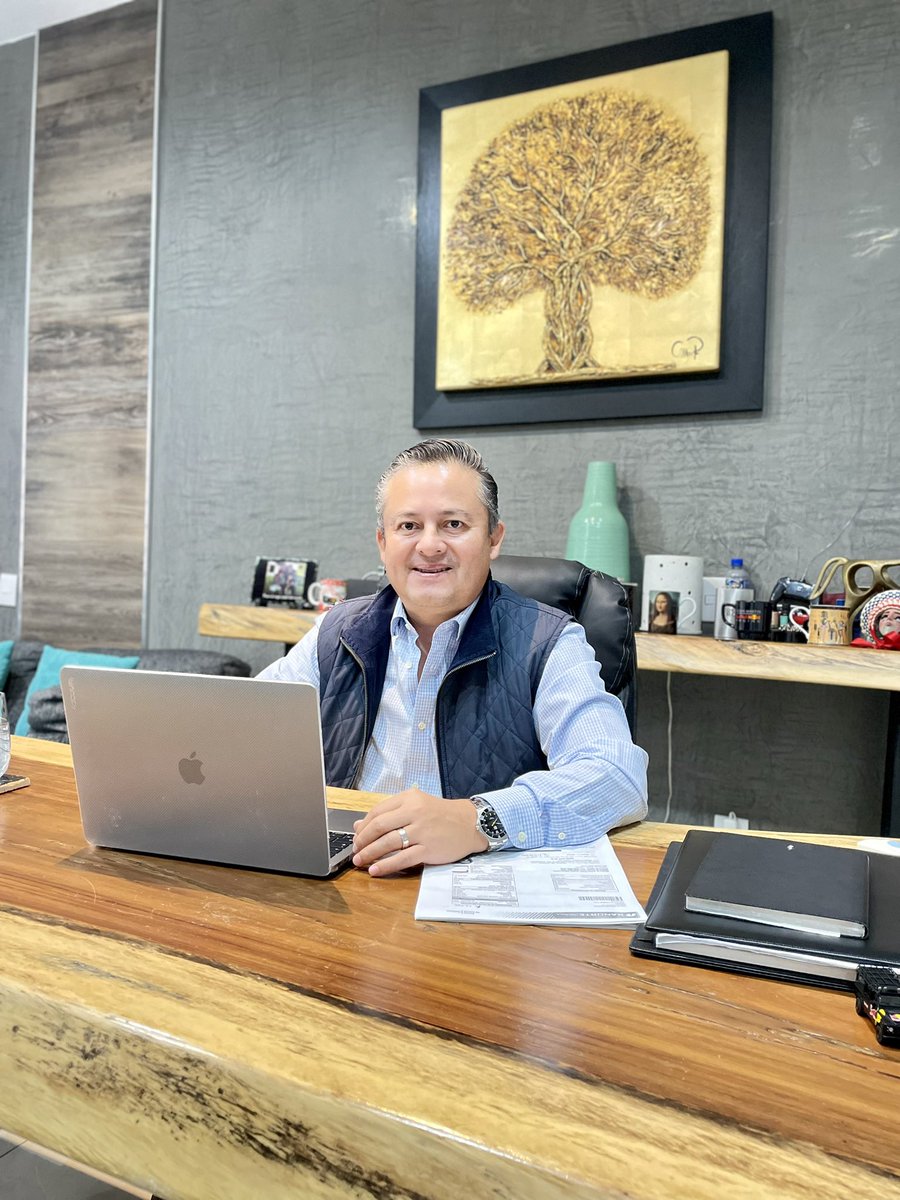 Gobernar no debería ser un asunto de colores, siglas o partidos políticos. La verdadera esencia del servicio público está en las personas: en su capacidad para resolver, en su honestidad para administrar y en su sensibilidad para comprender y atender las necesidades de la