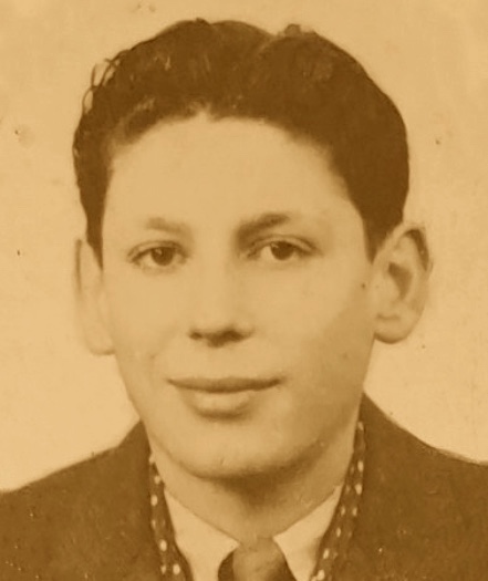 27 août 1944. Mionnay. lls ont tout partagé, les joies et les peurs. Alors, quand son copain du maquis est blessé, il reste plutôt que de fuir. Arrêté, frappé, il refuse de dire où sont les autres. Pierre Nore soutient toujours son camarade quand tous deux sont fusillés. 19 ans.