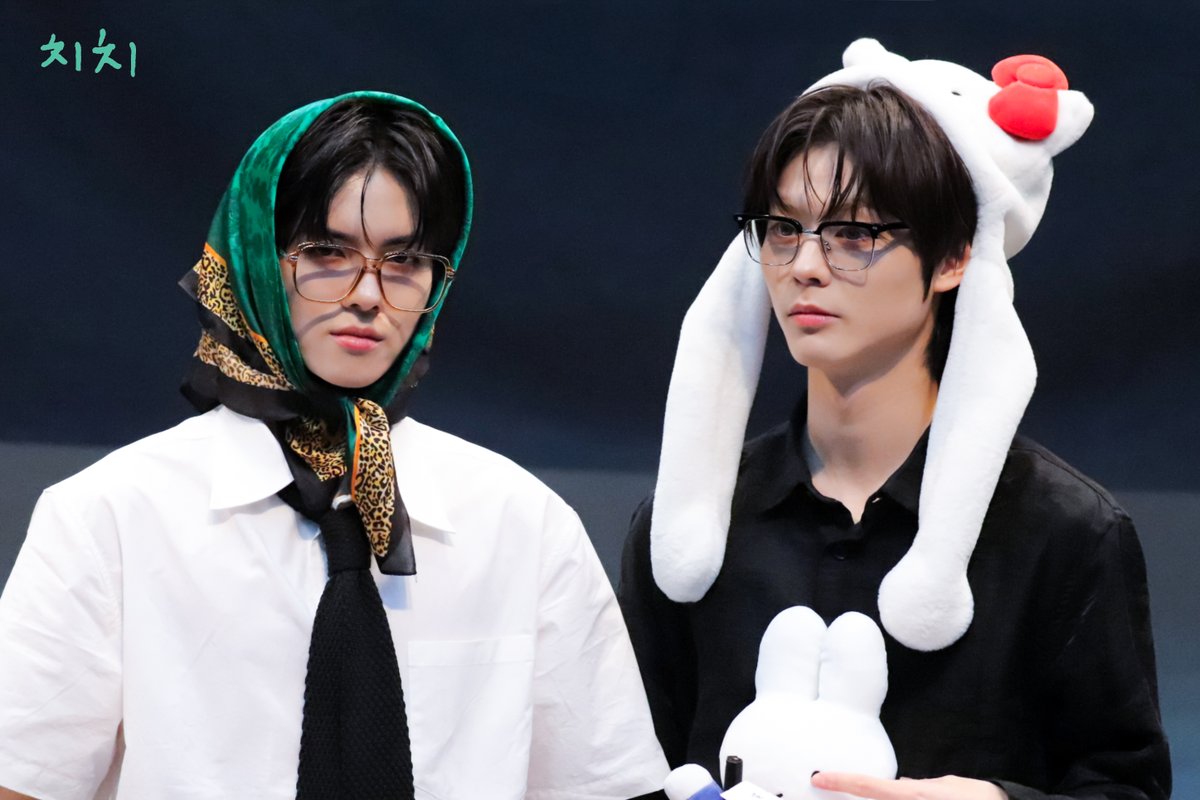 250710 요치 김홍

영원히 동시에 봐주지않는
새초롬한 횽과 키티막내
ʕꔸﻌꔸʔ     /ᐠ • ̫ •マฅ
น่ารัก( . ̫ .)💗

#POW #POW_GRIID #파우 #요치 #김용신 #김홍 #기몽 #YORCH #パウ #ホン #ヨチ