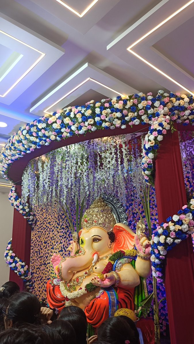 itz__meeeee's tweet photo. Happy Ganesh chaturthi ❤️‍🩹🌸 https://t.co/SGRYBMah6s