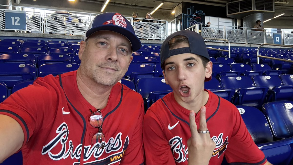 Brad Jones tweet media