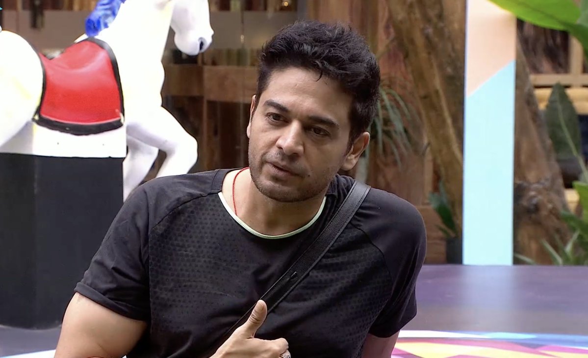 Today’s episode was all about Gaurav 🔥
I just loved the way he gave it back to Zeeshan🫡🔥

By targeting him like this, they’re actually turning Gaurav into a hero but they don’t even realize it yet 😂

Anyways I absolutely loved Gaurav today 🔥
#GauravKhanna #BiggBoss19