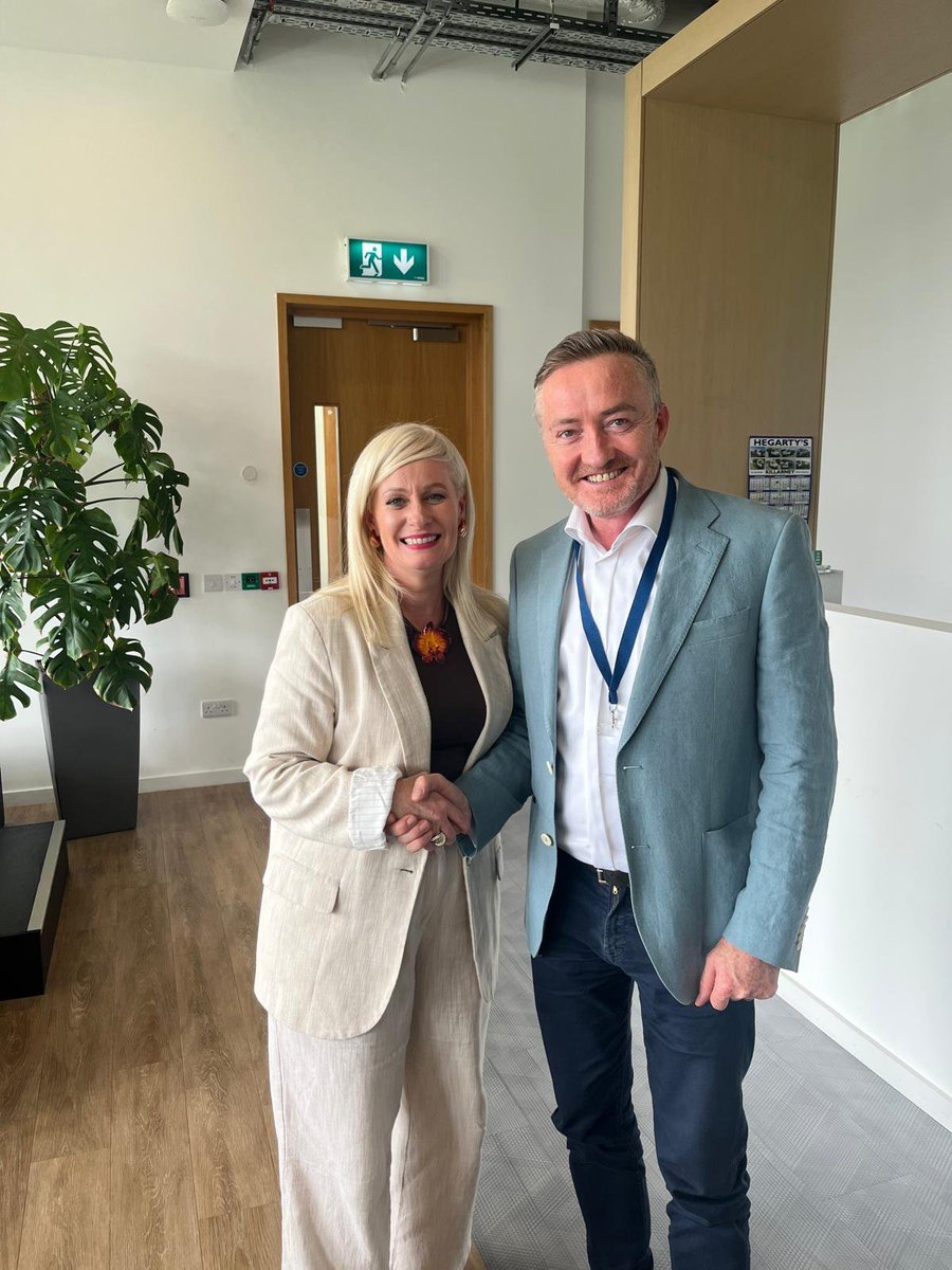 AdaptCentre's tweet image. Minister Niamh Smyth, @NiamhSmythTD, has launched the 6th John McCarthy AI Summer School, happening Sept 18–19 at @RDIhubIreland, Kerry. This year’s theme, #AIforFinance, explores how #AI is reshaping #institutional #investing, #cybersecurity, and #frauddetection. She was joined…