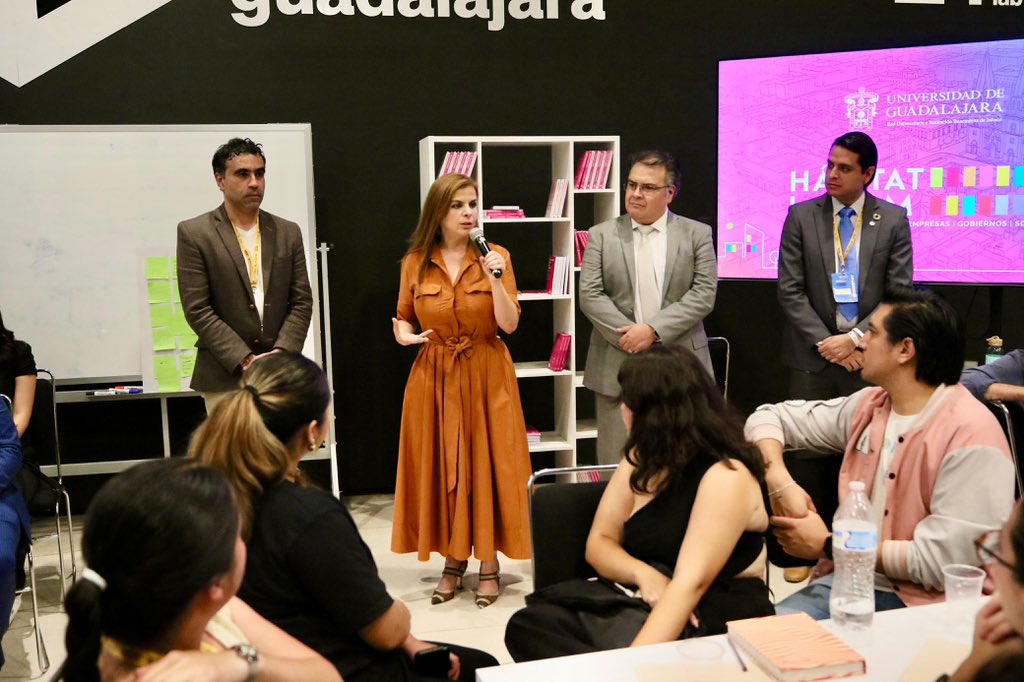 Quiero platicarles que dentro de las actividades de <a href="/HabitatLatamGDL/">Hábitat Latam GDL</a>, muchos jóvenes se reunieron para compartir ideas y generar propuestas concretas para mejorar los espacios donde viven.

Me emocionó mucho verlas y verlos involucrarse activamente en la transformación de las