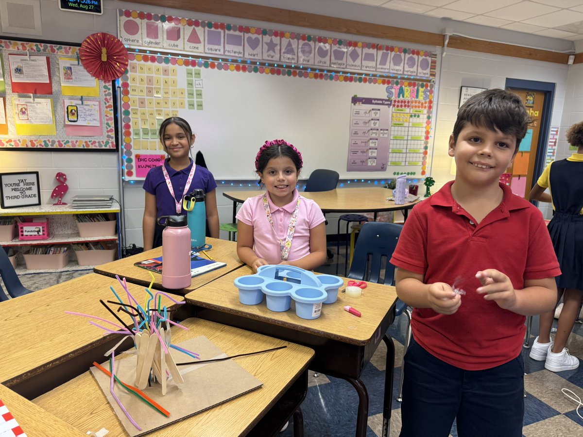 Our 3rd graders loved using <a href="/DiscoveryEd/">Discovery Education</a> to design towers! 🏗️ They measured &amp; compared the mass and volume of solids, while exploring how different materials &amp; objects have unique properties. <a href="/LelyLionsRoar/">Lely Elementary</a> @CollierSchools <a href="/CollierScience/">Collier Science Dept</a>