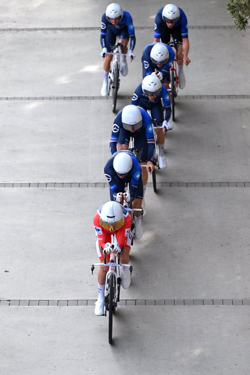 GroupamaFDJ's tweet image. L'équipe termine le contre-la-montre par équipe dans le Top 10, à 24" des vainqueurs. David Gaudu perd le maillot rouge, mais reste 6e à 16" de Jonas Vingegaard au général. 💪

9th place on the TTT today. Vingegaard gets La Roja back as David now ranks 6th on the GC. ⏱

📸…