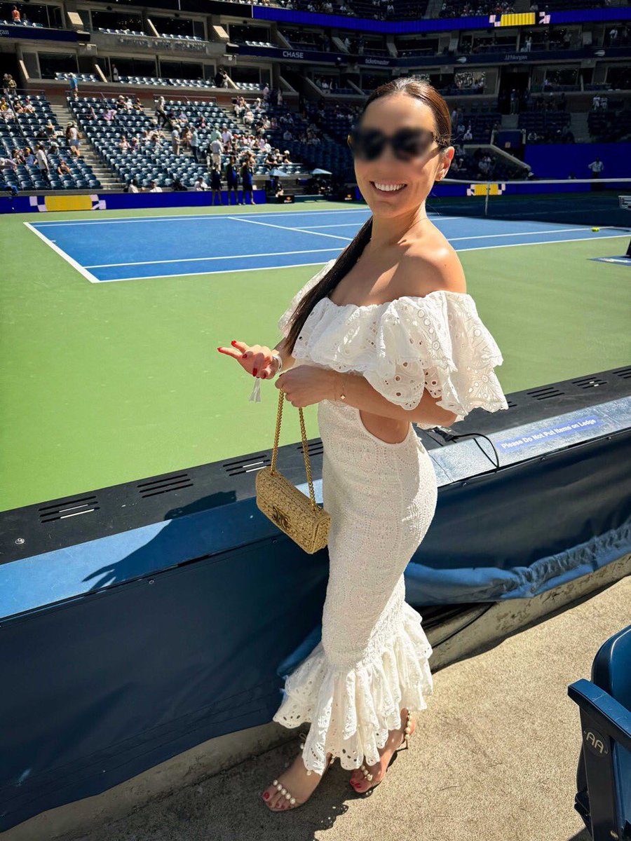 Olivia Lo | Arm Candy tweet media