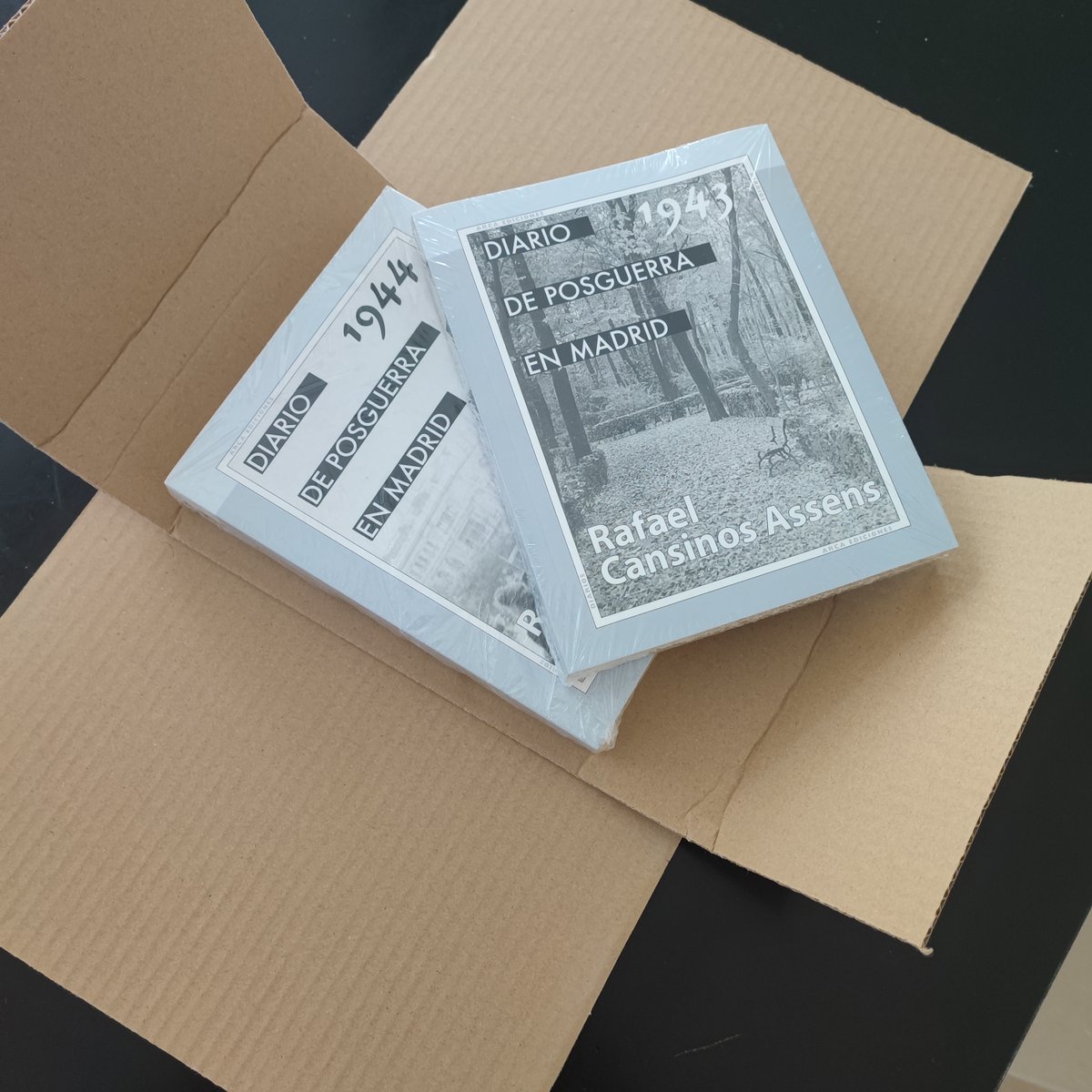 Oportunidad para comprar los dos volúmenes de DIARIO DE POSGUERRA EN MADRID de Rafael Cansinos Assens. Son ejemplares de devolucion con defectos imperceptibles, algún roce, etc. Puedes pagar con Bizúm, Transferencia Bancaría, un enlace de Paypal, etc.
CONTACTA POR PRIVADO.