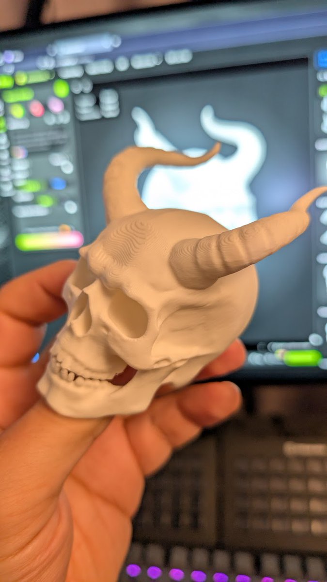 JimPanseGamer's tweet image. Anzeige
Wir haben im Stream Meshy AI getestet und dabei ein paar richtig coole 3D-Modelle generiert – teils komplett neu, teils aus Bildern erstellt. Gedruckt habe ich sie (noch als Anfänger) auf meinem P1S und bin echt zufrieden mit dem Ergebnis 💯
Aktuell gibt’s für alle neuen…
