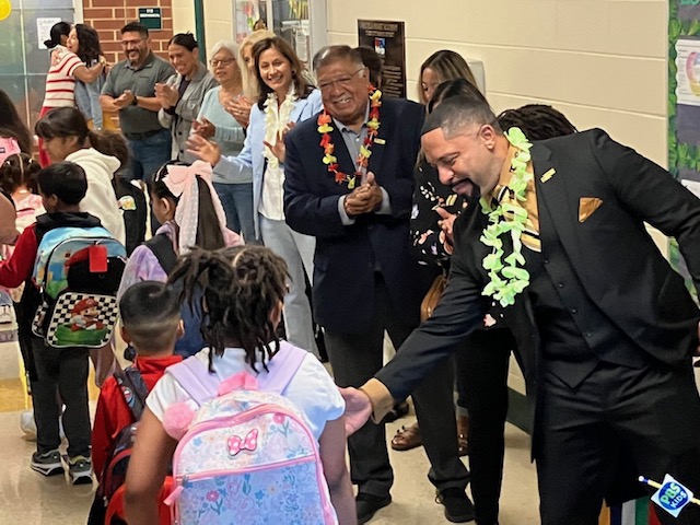 TPSProud's tweet photo. Escuela SMART Academy celebrates their first day, Monday August 25th, as students arrive for a new school year.

#TPSProud
🟥🟦🟩🟨 https://t.co/8pqEm3BeMV
