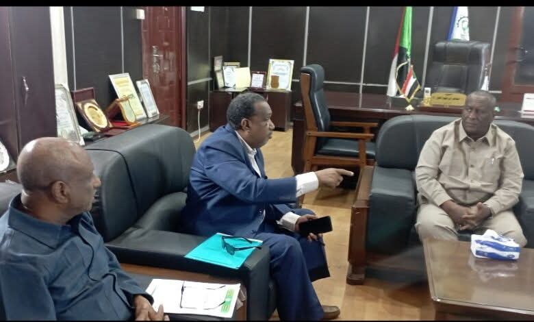 ولاية الجزيرة تُطلق حملة شاملة بالطيران لمكافحة نواقل الأمراض الأسبوع المقبل

أعلن والي ولاية الجزيرة الأستاذ الطاهر إبراهيم الخير عن انطلاق حملة كبرى لمكافحة نواقل الأمراض عبر الرش بالطيران تغطي جميع محليات الولاية. وذلك اعتباراً من الأسبوع المقبل بالتنسيق مع منظومة الصناعات