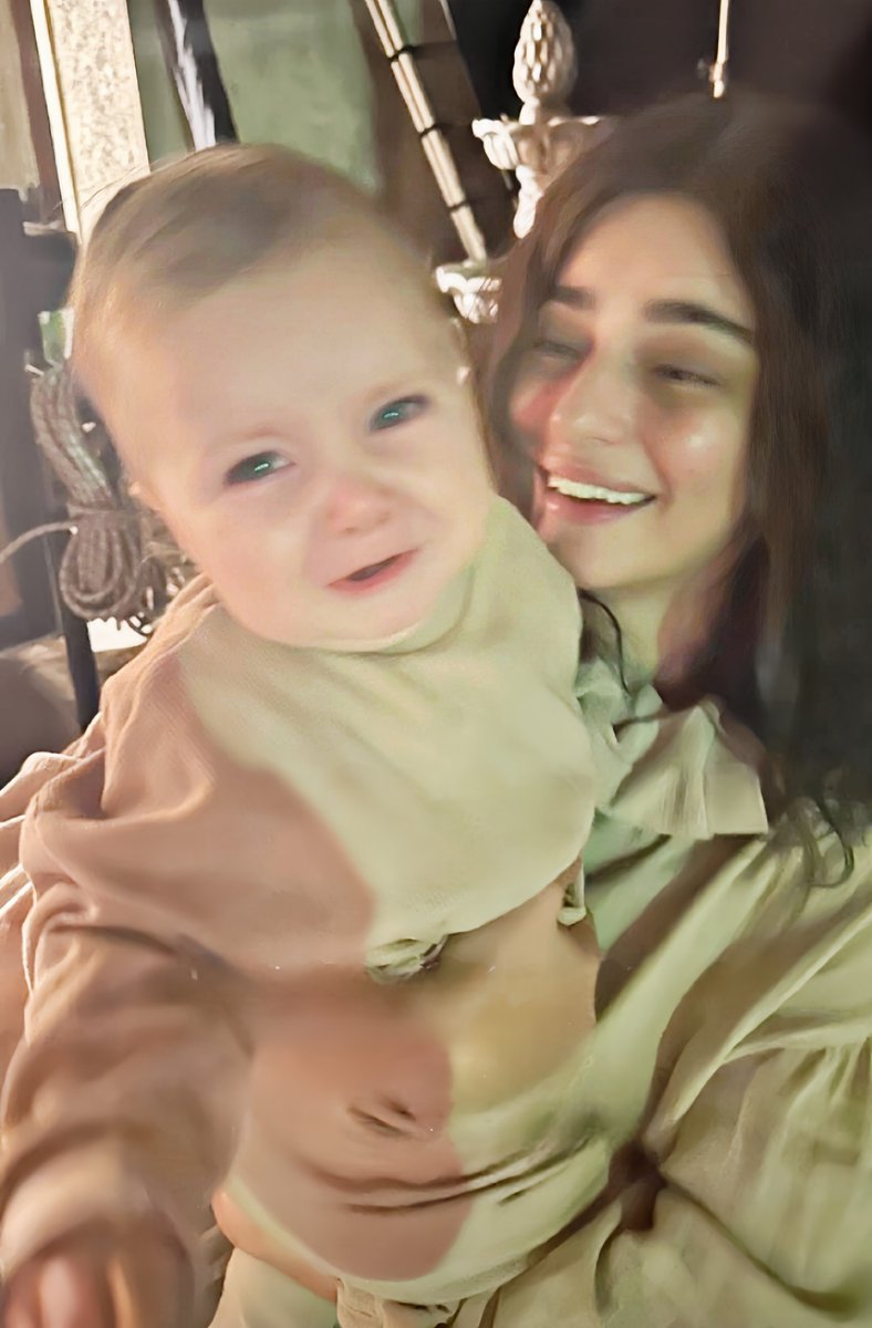 NIMET 🌸 NAZLI

#AyçaAyşinTuran #RüzgarlıPazar #AlBeniBaba