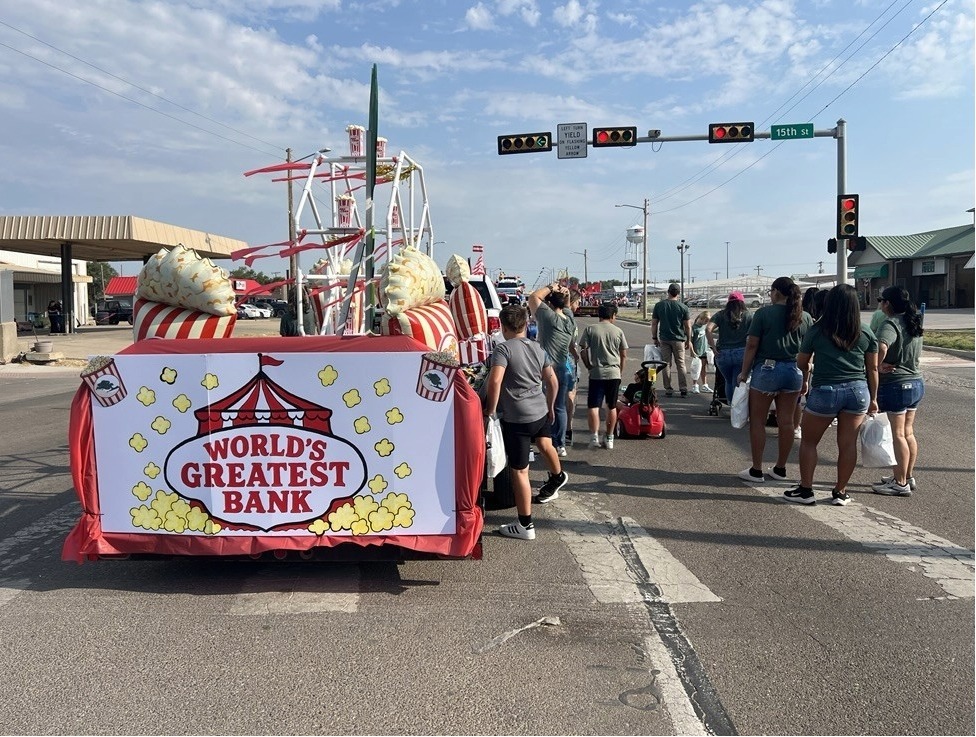 ✨ Perryton knows how to parade! ✨ Last Saturday, we joined the Wheatheart Parade celebrating “The Greatest Town in Texas.” 🎉

Shoutout to our Perryton team for their festive float + all who came out to celebrate community with us! 

Faith. Family. Bank. 💚
#MemberFDIC