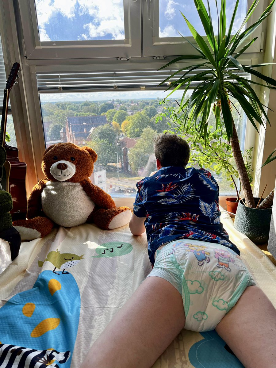 Welcome to the tower with the boys who wear diapers 🗼☀️

#mrbusinessbaby #diaperboy #bedwetter #twink #incontinent #diapertwink #nappytwink #nappyboy #abdl #abdlboy #diaper #nappy #diapercheck #gaynappyboy #gaydiaperboy #gaybedwetter