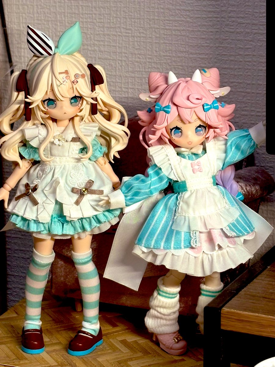 シュガリーガールズの首パーツの穴の部分切ったらゴム引きボディと