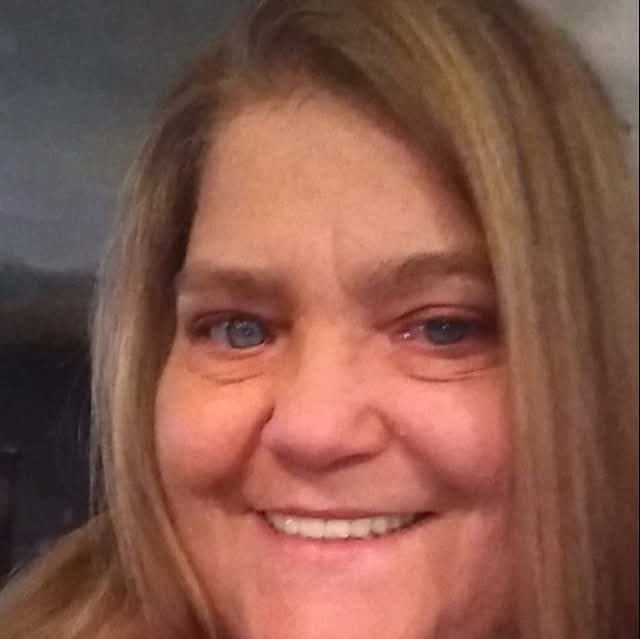 MOMENT OF SILENCE: We ask you to join us for a moment of silence in honor and recognition of Elaine for her lifesaving gift of organ donation.

“Elaine Reistma-Smith was a giving person. She will be missed by all those who knew her."

 -Tribute submitted by Elaine’s family.