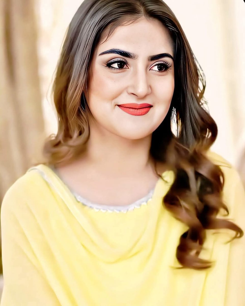 💖
حُسن پرست وہ ہے جو دل کی آنکھ سے دنیا کو دیکھتا ہے اور ہر چھوٹے لمحے کو خوبصورت بنا دیتا ہے۔

💞💞