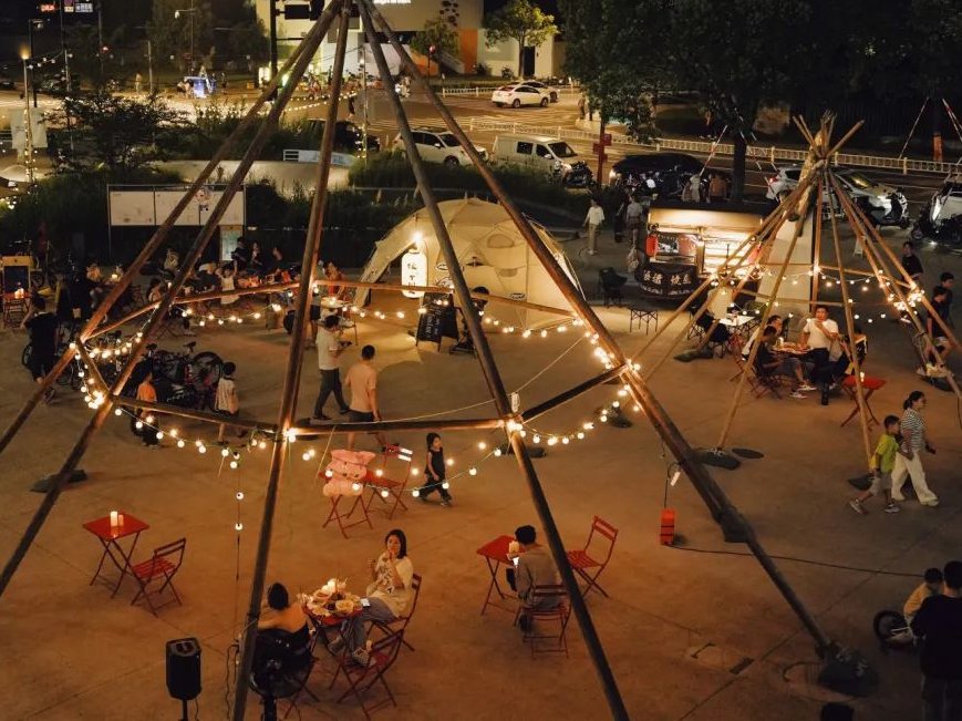 hangzhoufeel's tweet photo. 😋🌃A night #market has been recently set up at the BAC Art Community in Xihu district, 🍜🥘🍦with the rich atmosphere of city life and the collision of delicious food, offering you a soothing moment in the late night. ✨
⏰Opening Time: Every Friday, Saturday, Sunday and public holidays from 17:30 to 22:00, until Oct 7

#TastyHangzhou #citylife #foods #yummy