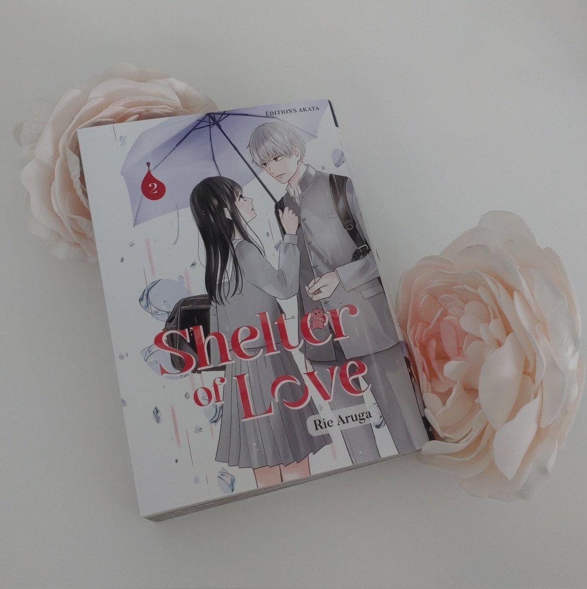 Place au tome 2 de mon petit chouchou Shelter of Love. Une très belle série de <a href="/aru_rie/">有賀リエ</a> dont je vous avais parlé ⏬⏬
nakamanga.fr/2025/06/le-ref…
L'évolution est forte, j'ai hâte de lire la suite. La série est en cours au 🇯🇵 avec 5 tomes. 2 tomes en VF chez <a href="/AKATAmanga/">Éditions Akata</a> 
🏘️🫂😭🥰