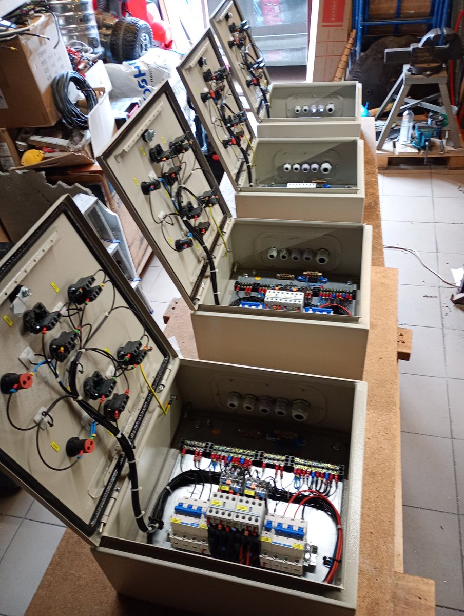 Tesey72's tweet image. #ElectricPanel
#ElectricalPanel
#DistributionBoard
#PowerDistribution
#ElectricalEngineering
#ElectricianLife
#ElectricalWork
#IndustrialElectric
#LowVoltage
#ControlPanel