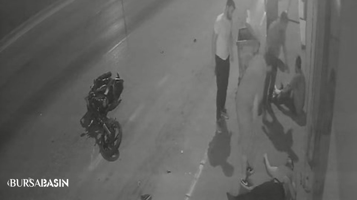 Bursa’da Düğününe 3 Gün Kala Kazada Can Verdi 
Bursa’da motosiklet kazasında yaşamını yitiren 24 yaşındaki Batuhan Güneş’in 3 gün sonra düğünü olacaktı. Feci kaza anı güvenlik kamerasına yansıdı.
bursabasin.com/bursada-dugunu…
#Bursamotosikletkazası