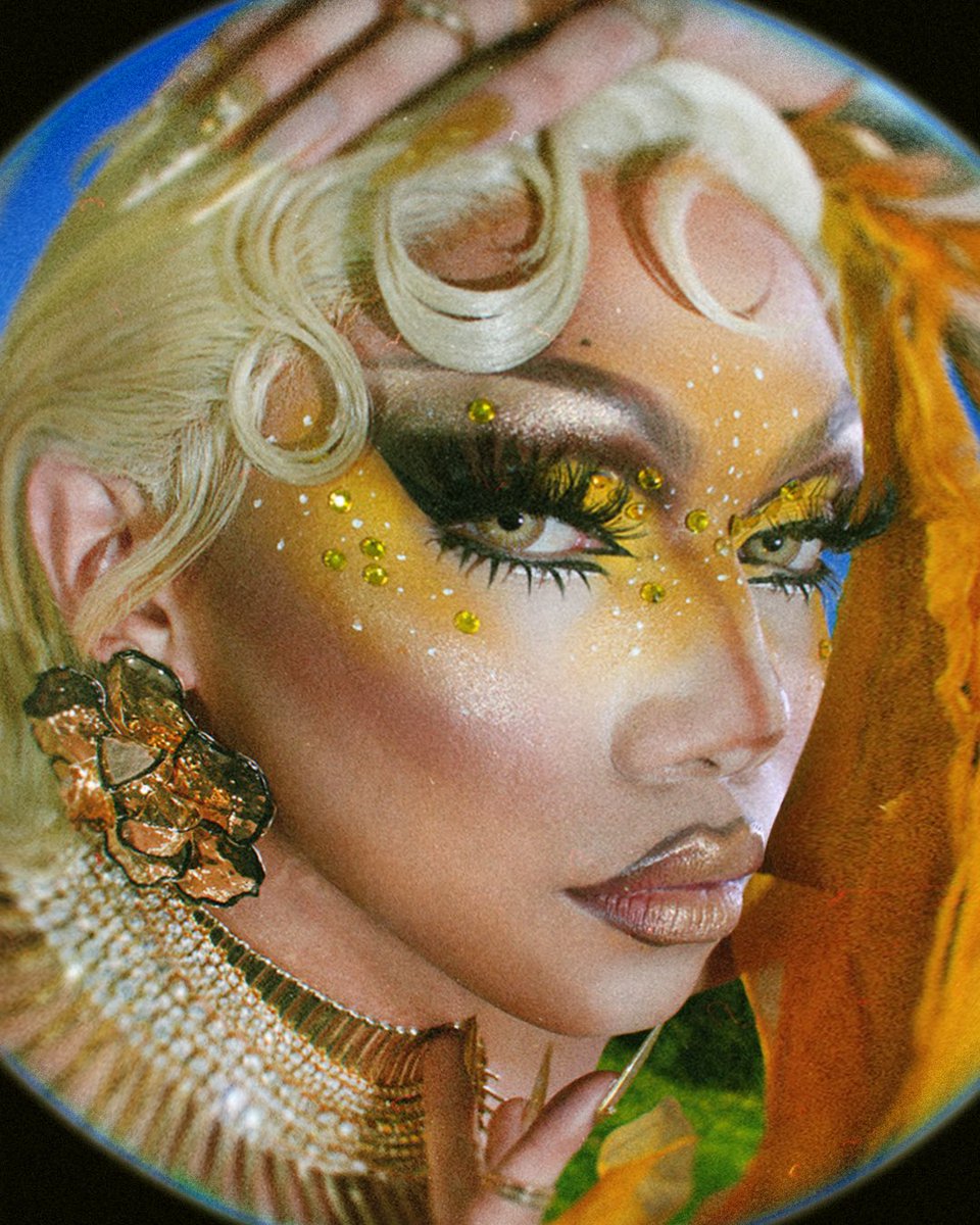 KhiannaWithAK's tweet photo. YELLOW IS SAYING HELLO! 🌞

I am a ray of sunshine after the rain for this runway. A vision of joy crafted from cacao leaves, a symbol of growth, resilience, and nourishment. https://t.co/0jf28qxcma