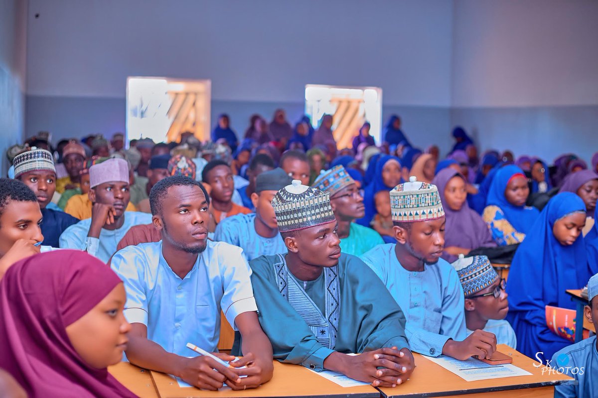 He then charged the students as upcoming healthcare professionals to contribute their quota in provide professional support and guidance to tobacco smokers.