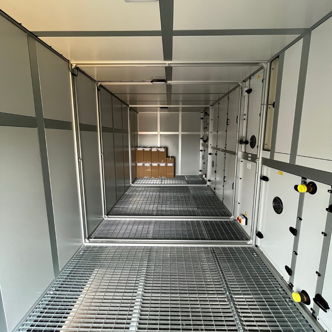 Another successful completion &amp; on-site leakage test of a HTM 03-01 compliant AHU with service corridor at a UK hospital - engineered alongside the NHS to meet demanding hygiene, airflow, and pressure standards for critical healthcare environments. hubs.li/Q03BJGt00