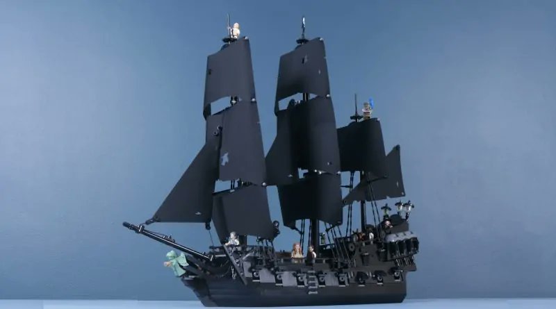 BrickFanatics's tweet photo. The Black Pearl is back in the form of LEGO Icons 10365 Captain Jack Sparrow’s Pirate Ship – who knew this was the pirate ship we’d all been waiting for?
https://t.co/vJYMX1HMI7
#LEGO #LEGOReviews https://t.co/kdnnOJuLTW