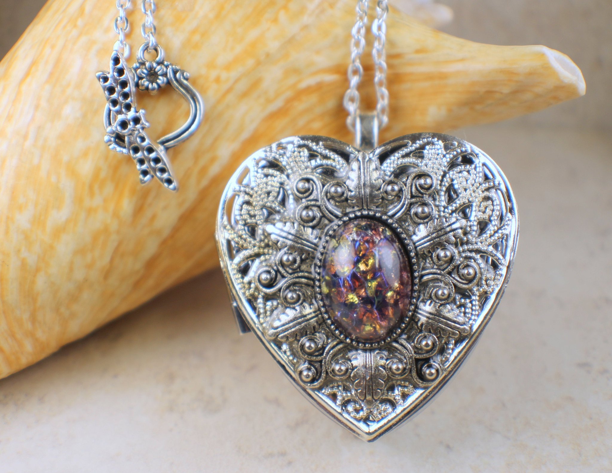 【AouBoom】MYSTIC LOCKET Char'sFavoriteThings on X: 