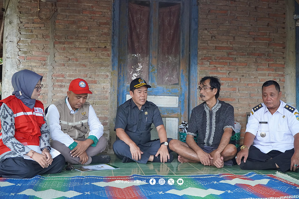 Peduli Sesama, Ketua DPRD Jepara Tanggapi Cepat Aduan Rumah Tak Layak Huni.

Berita selengkapnya di dprd.jepara.go.id/peduli-sesama-…

#dprdjepara
#beritadprdjepara