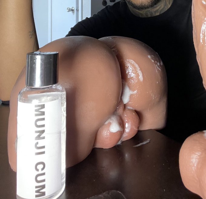 Watch Munji's leaked NSFW photo on TwXstars