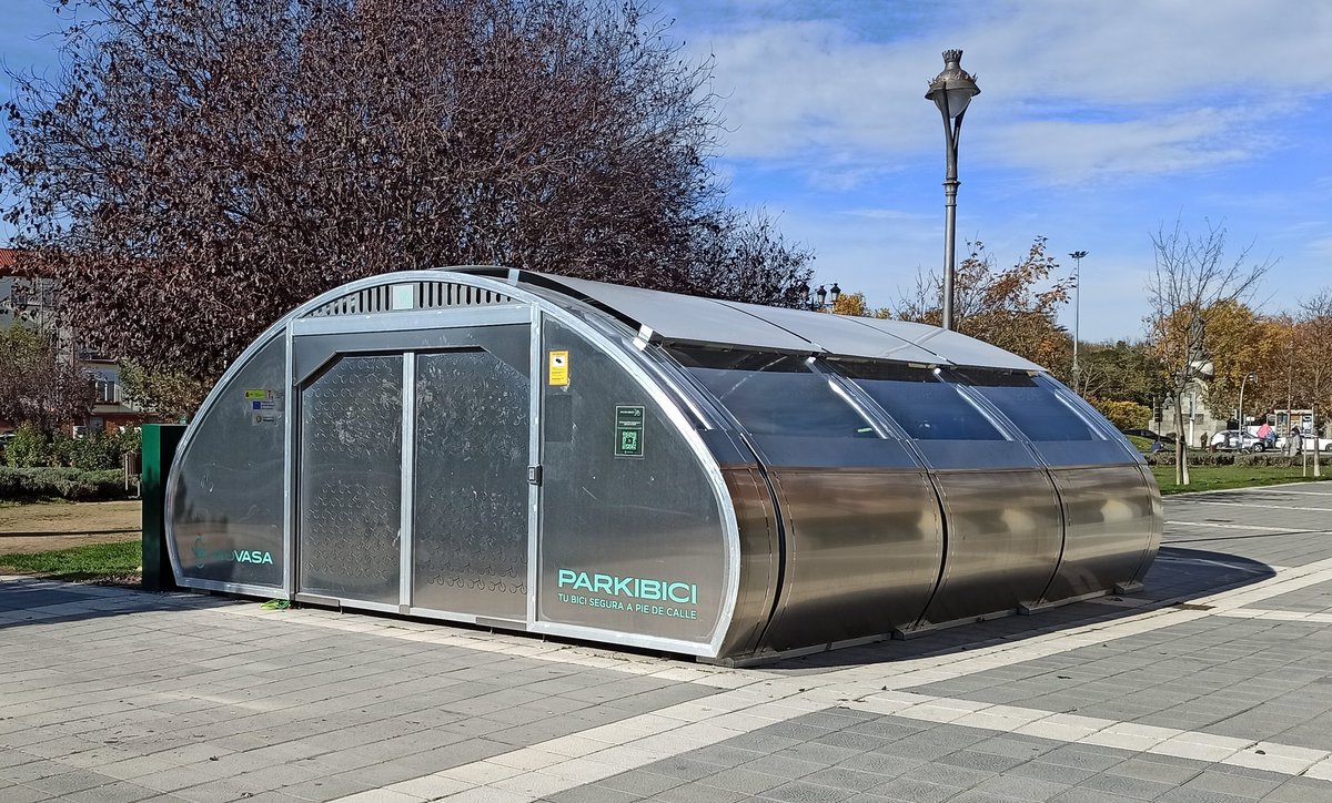 ¿Conoces la red #parkibici de Valladolid? Una extensa res de aparcabicis cerrados para tener tu bici protegida, accesible y a salvo de vandalismo y robos.

Prepara la vuelta al cole o a tu trabajo, mejor en bici
auvasa.es/movasa/parkibi…