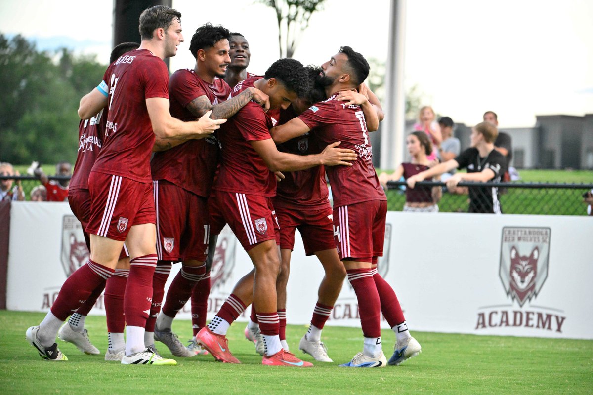 Scenes from our last battle in the Den. ⚡🐺

The pack is home again this Saturday at 7 PM as your first-place Red Wolves host AV Alta under the lights!

🎟️ Experience the energy — get your tickets now! 

#DaleLobos🔴🐺