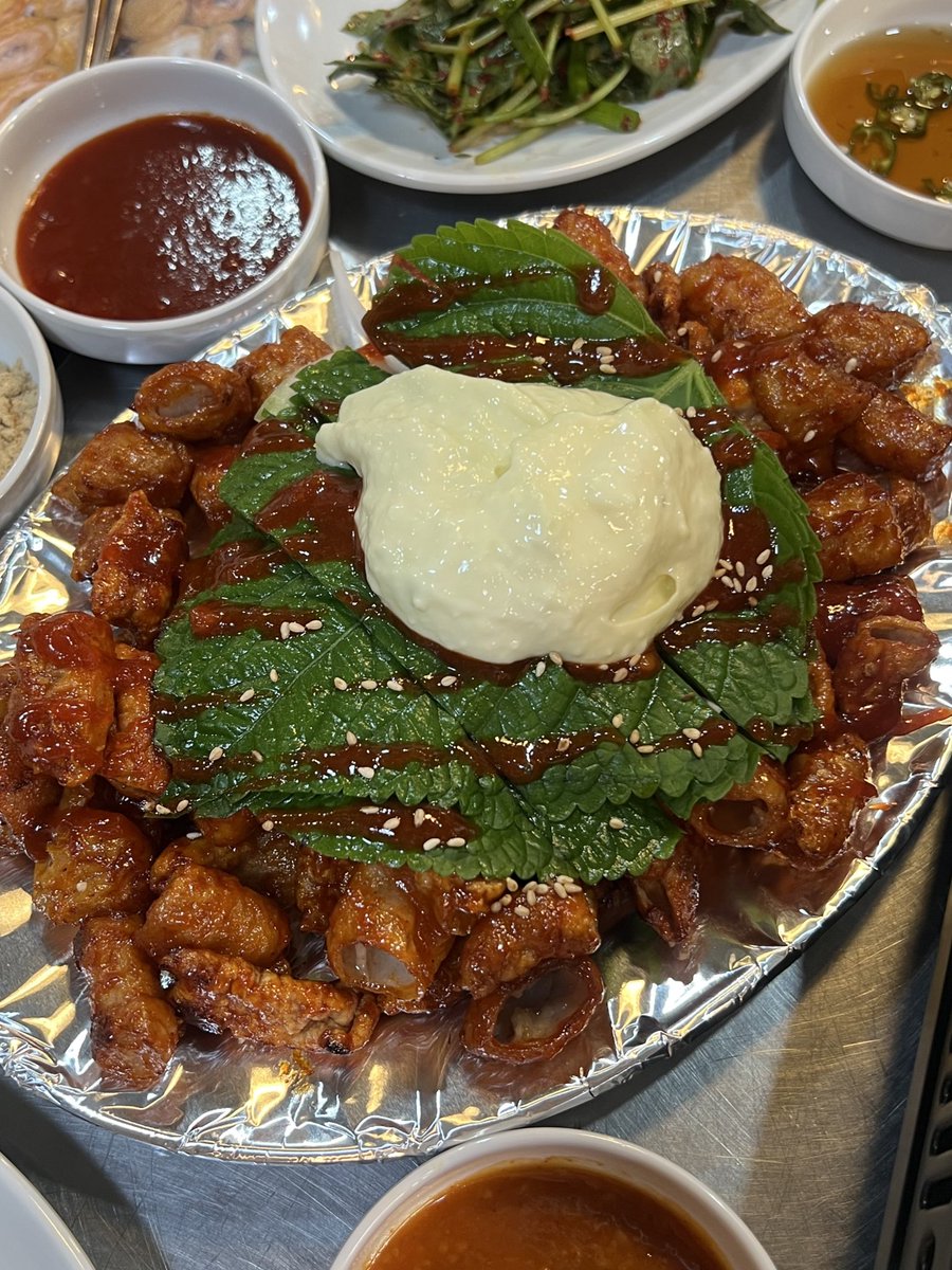 왕십리 수상한막창 &lt; 지금까지 먹어본 막창중에 제일 맛있다.. 양념막창 구워져서 나와서 안따뜻하고 별로일줄 알았는데 레전드 빠삭빠삭 과자같고 진짜 개존맛 인생 막창집됨