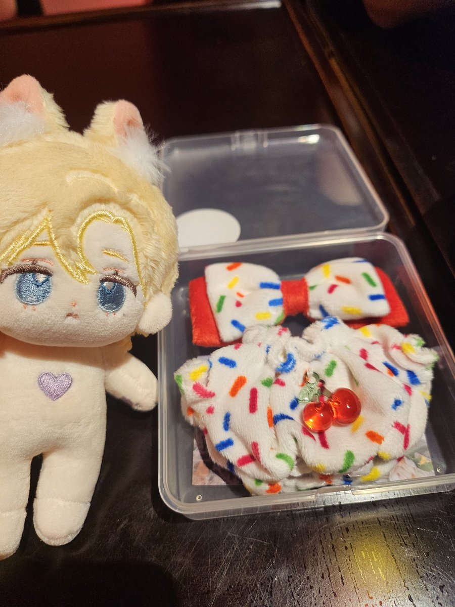 #베리슈_후기 
베리슈님(<a href="/sw_berrychou_/">베리슈</a>)이벤트 당첨 후기입니다🫶🏻❤ 포장도 너무 예쁘게 보내주셔서 감동이었어요😻 너무 예뻐용 제게 이런 행운이 흑흑흐규ㅠㅠㅠㅠ 알러뷰...