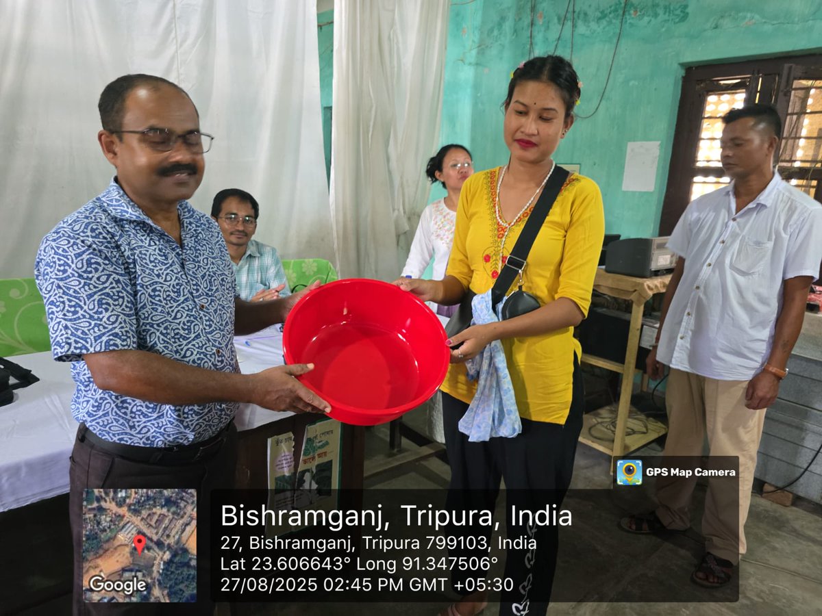 CsrtiBerhampore's tweet image. On 27.08.25, 40 sericulture farmers of Bishramganj, Tripura were trained in mulberry disease and pest management, under &quot;Mera Resham Mera Abhiman&quot; program. The event was concluded QnA and small gifts for winners to encourage them.
#MRMA #CSB #CSRTIbhp #Tripurasericulture