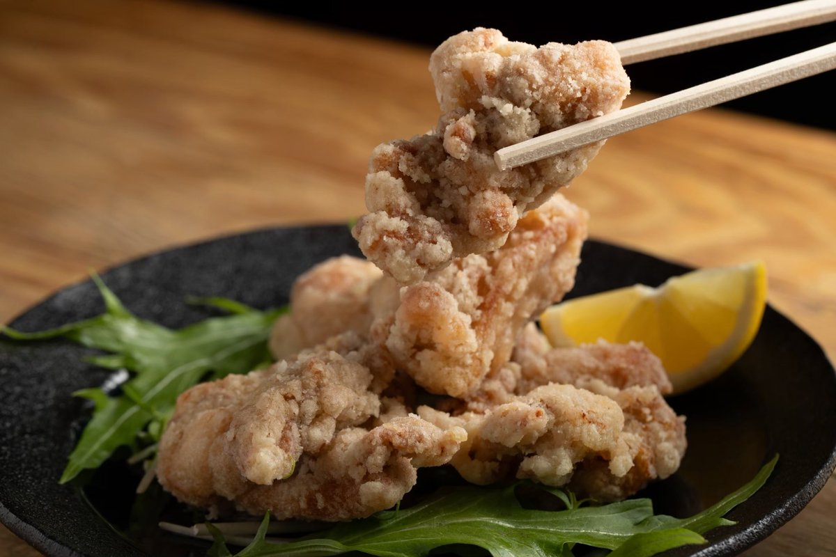 今日は大物販&amp;記者会見祭りからのお客様がたくさん。

#錦爽どり の唐揚げが大好評❗
２度揚げする当店の唐揚げ。　
是非、お召し上がりください。

本日も24時閉店。
まだまだご来店お待ちしています😉
#ddtpro