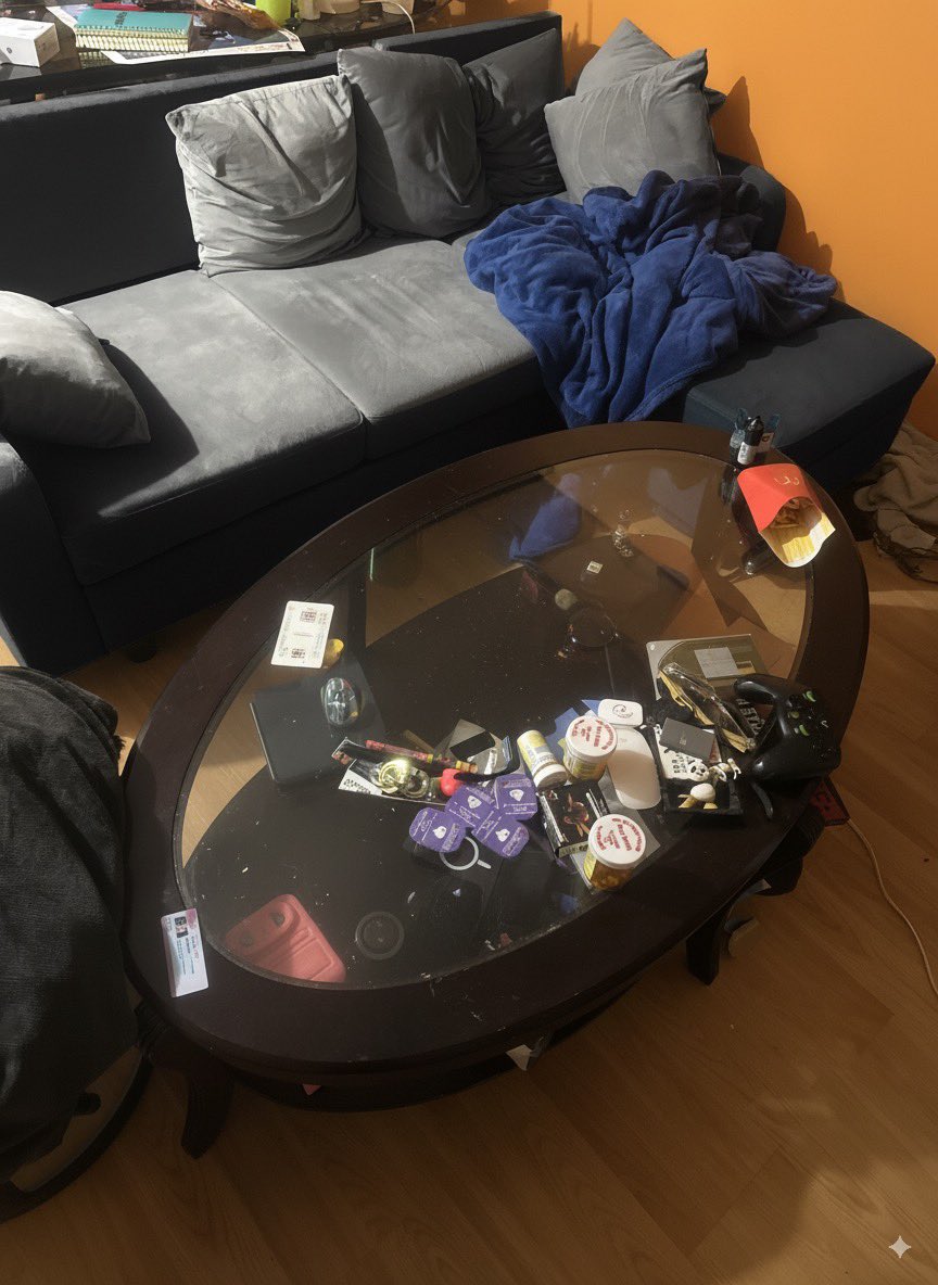 ProgrammingAlx's tweet image. #NanobananaAI Clean off my coffee table
(Took a couple iterations, though I don’t blame it. The coffee table is messy!)