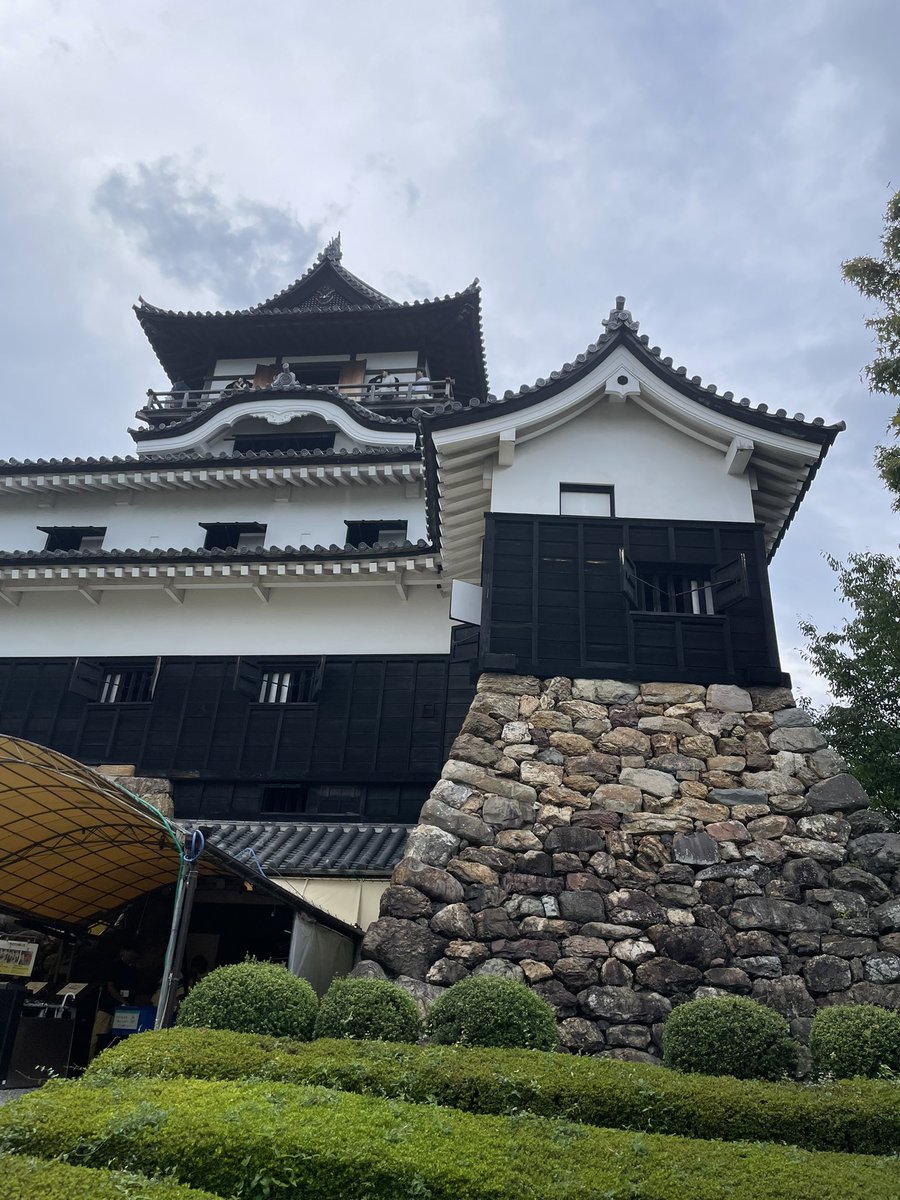 Ono_Masa_'s tweet photo. #旅行

二女と3日過ごすことで
いろいろと話ができた

通信に通っている分、時間がある
勉強より多くの経験をさせてあげたい
バイトも始めて、たくさんの初めてと向き合いながら、過ごしている

人生長い、ゆっくりで良い

残り1日
長野に移動し、木曽駒高原

#銀閣寺
#金閣寺
#彦根城
#犬山城 https://t.co/0fPODlNZEB