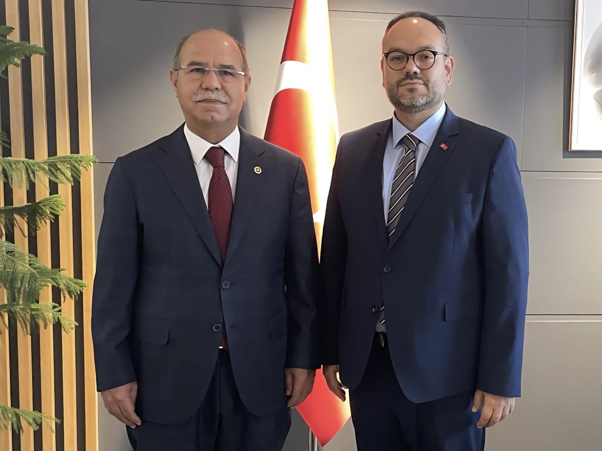 Mücahit Durmuşoğlu 🇹🇷 (@mdurmusoglu) on Twitter photo MKYK Üyemiz ve 25-26’ıncı dönem İstanbul Milletvekilimiz Sayın <a href="/drhasansert/">Dr. Hasan SERT</a> ile birlikte, Cumhurbaşkanlığı <a href="/iletisim/">T.C. İletişim Başkanlığı</a> Başkan Yardımcılığı görevine atanan Sayın İlhami Giray Şahin'e hayırlı olsun ziyaretinde bulunduk.
Gazi Meclis’te birlikte görev yaptığımız dönemde başarılı MKYK Üyemiz ve 25-26’ıncı dönem İstanbul Milletvekilimiz Sayın <a href="/drhasansert/">Dr. Hasan SERT</a> ile birlikte, Cumhurbaşkanlığı <a href="/iletisim/">T.C. İletişim Başkanlığı</a> Başkan Yardımcılığı görevine atanan Sayın İlhami Giray Şahin'e hayırlı olsun ziyaretinde bulunduk.
Gazi Meclis’te birlikte görev yaptığımız dönemde başarılı